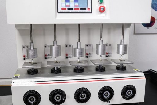 Lebensdauertest für Folientastaturen – Messverfahren zur Qualitätssicherung