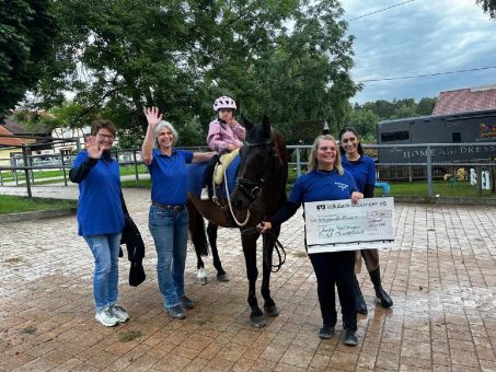 Dressurfestival auf dem Gestüt Birkhof in Donzdorf: Die Reittherapie des Christophsbads auf dem Freihof erhält eine großzügige Spende