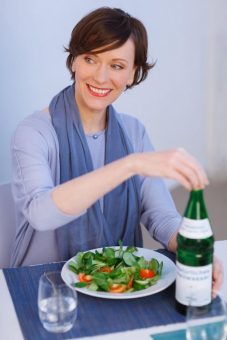 Bei der Ernährung auf ausreichend Calcium achten