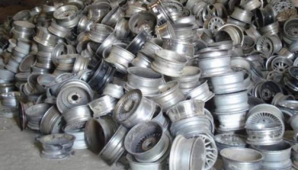 Für private und gewerbliche Kunden kostenlose Schrottabholung in Krefeld & Umgebung