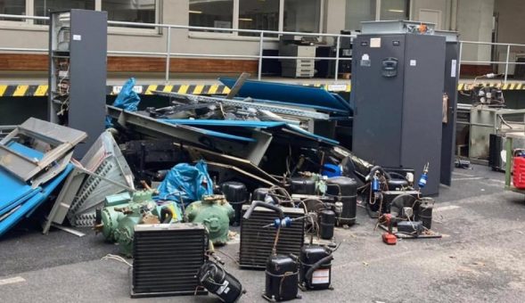 Kostenlose und schnelle Schrottabholung inklusive Demontage in Düsseldorf und Umgebung