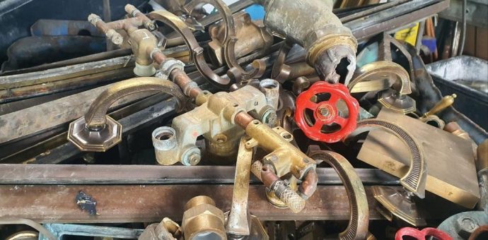 In Oberhausen und Umgebung bezahlen wir bar Geld vor Ort gegen ihre Schrott