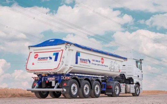 Zukunftssicheres Behältermanagement: Schmitz Cargobull setzt auf BinMan® von LOGSOL