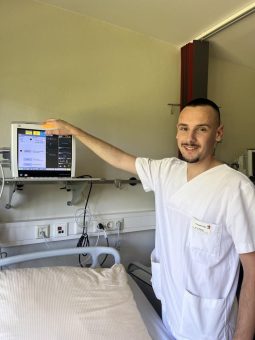 Der Passauer Wolf unterstützt ausländische Pflegekräfte mit Anpassungslehrgängen und Sprachkursen auf dem Weg zur Anerkennung