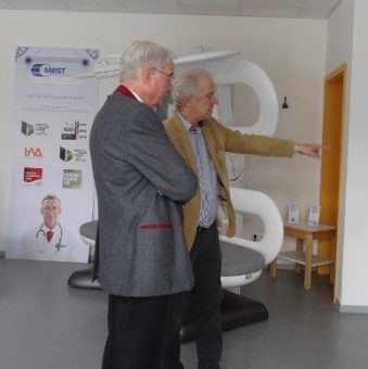Bundestagsabgeordneter Hans-Jürgen Irmer zu Besuch bei der MedTec in Wetzlar