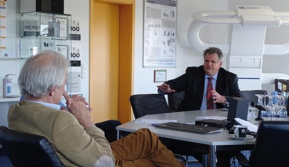 SPD-Landtagsabgeordneter Stephan Grüger besucht die MedTec Medizintechnik