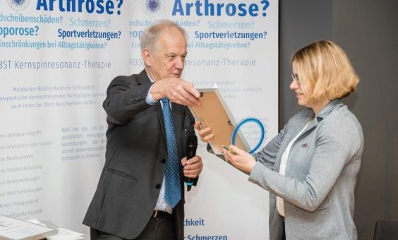 MBST-Award 2020 geht an Dr. med. Maren Van de Perck · Winnweiler