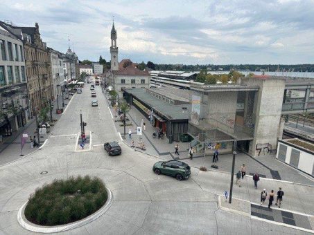 Verkaufsoffener Sonntag mit Eröffnung des Bahnhofplatzes und Bio-Markt Shopping-Paradies, regionale Genüsse und ein neu gestalteter Bahnhofsvorplatz laden zum Entdecken ein