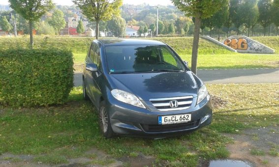 Bei Unfallfahrzeugen unbedingt Fotos von der Unfallstelle schicken damit unsere Autoankauf Experten aus Datteln ein faires Angebot erstellen können