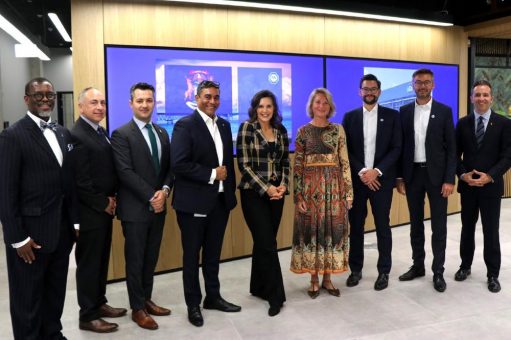 Michigan-Gouverneurin Gretchen Whitmer besucht TÜV SÜD-Zentrale in München