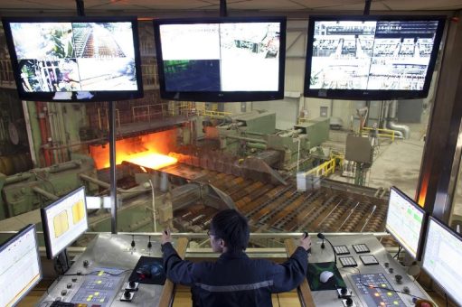 Erfolgreiche Modernisierung des Grobblechwalzwerks bei Jingye Steel mit neuer Automatisierung von SMS group