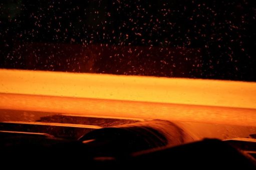 SSAB in Borlänge walzt nach Umbau der Warmbandstraße durch die SMS group erfolgreich erstes Vorband