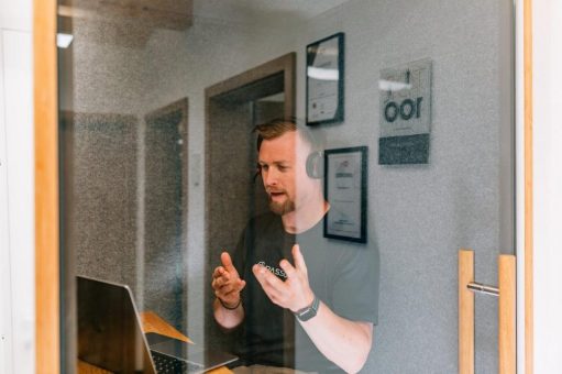 Wenn Agenten nicht spionieren: Verschläft der Mittelstand die KI-Revolution?