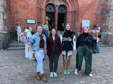 Volle Hochschulkirche: TH Lübeck begrüßt 1.124 Erstsemester