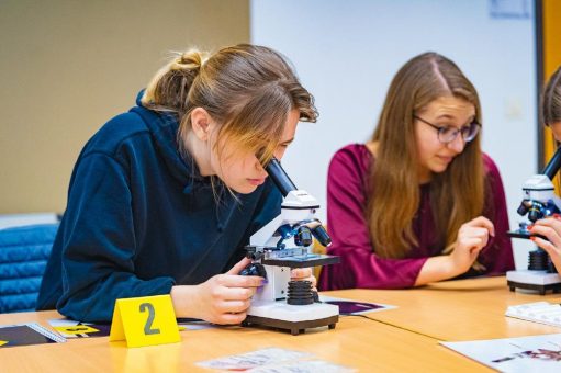 Schulklassen gehen am KFG in Mannheimer Oststadt auf „Verbrecherjagd“