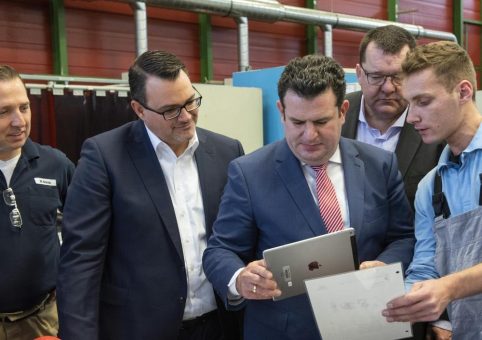 Bundesarbeitsminister Hubertus Heil bei thyssenkrupp Steel Europe: Gute Arbeit im digitalen Wandel