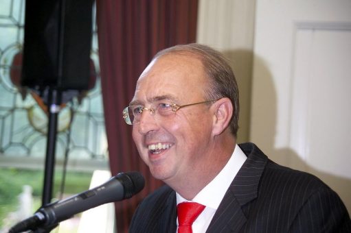 Jan Gelderland wird neuer Leiter der Geschäftsführung von Ertsoverslagbedrijf Europoort C. V. (EECV) im Rotterdamer Hafen