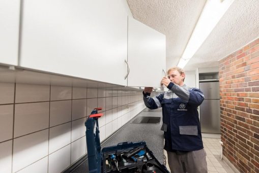 Gute Nachbarschaft: Der Stahlbereich von thyssenkrupp begründet eine Patenschaft mit dem Kulturbunker e.V. und spendet eine neue Küche für den Gemeinschaftsraum