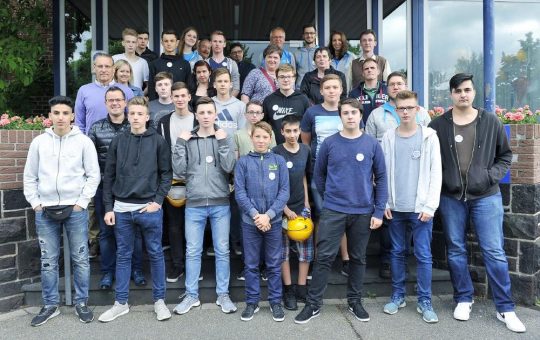 Schüler informieren sich am „Tag der Verpackung“ bei thyssenkrupp in Andernach