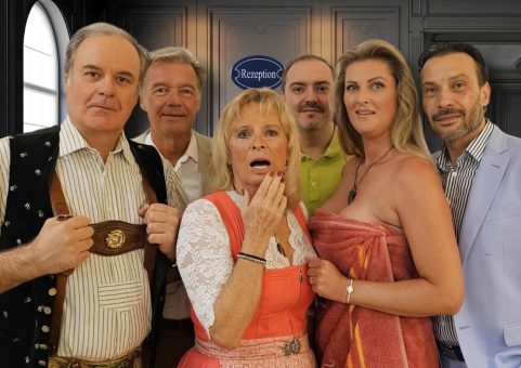 Chiemgauer Volkstheater präsentiert „Eine Amsel macht doch keinen frommer!“
