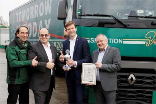 Weniger Dieselverbrauch – Hildesheimer Spedition verleiht Spritsparpokal an Renault Trucks