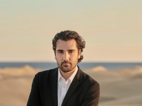 Startenor Jonathan Tetelman gibt mit Opernabend sein Debüt in der Philharmonie Essen