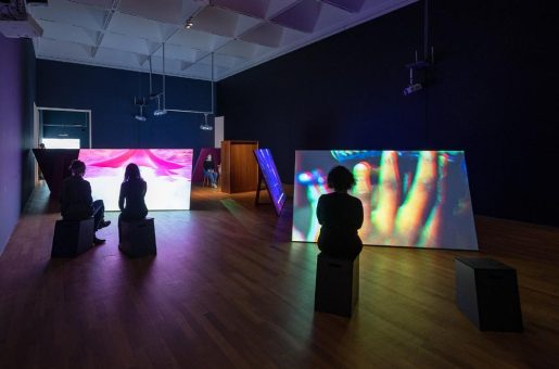 Laptop zuklappen, Türen aufschließen: VIDEONALE.18 im Kunstmuseum Bonn wieder physisch begehbar