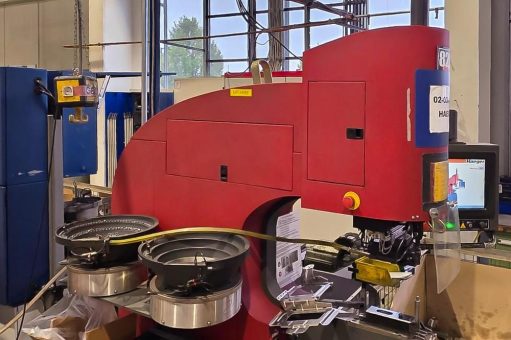 20 Jahre und kein bisschen müde: PEMSERTER® und Haeger® Einpressmaschinen