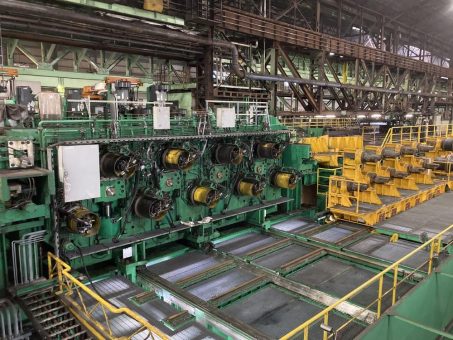 Yamato Steel und SMS group nehmen Japans erste CRS®-Rollenrichtmaschine in bestehendem Schwerprofilwalzwerk in Betrieb
