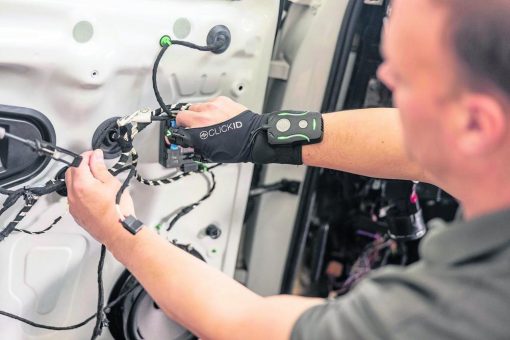 Smartes Wearable für fehlerfreie Montage