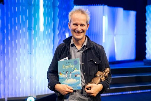 Kieler Illustrator Jens Rassmus erhält für „Regentag“ den Jugendliteraturpreis
