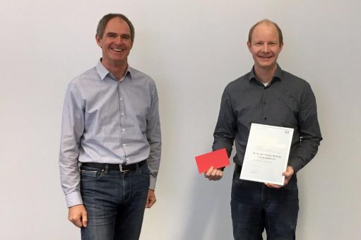 SKZ-Geschäftsführer Dr. Thomas Hochrein feiert 15. Firmenjubiläum