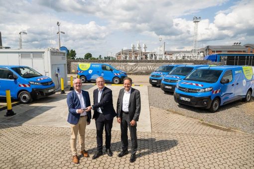 Opel übergibt fünf Vivaro-e HYDROGEN an die EWE NETZ GmbH