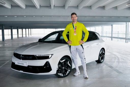 Neue Opel-Kampagne: Niklas Kaul meets Opel Astra GSe