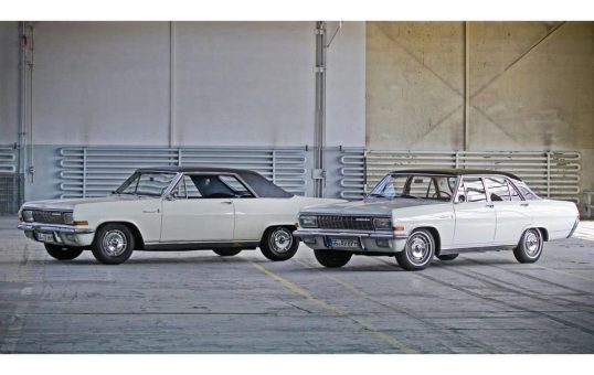 Die Opel-Oberklasse auf der 18. Classic-Gala Schwetzingen