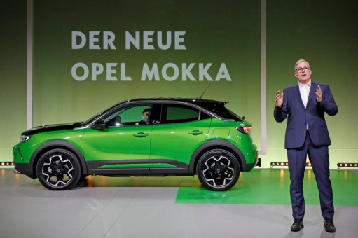 Weltpremiere: CEO Lohscheller präsentiert den neuen Opel Mokka
