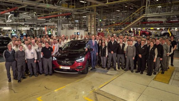 Erster Opel Grandland X Plug-in-Hybrid „made in Eisenach“ fährt vom Band