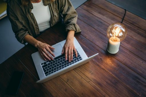 Experteneinblicke: Wie Unternehmen von ChatGPT gefunden werden – mit Anna Pianka, SEO OffPage bei ABAKUS