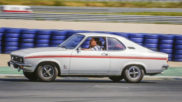 Opel-Sportstars bei der Klassik Tour Kronberg am Start