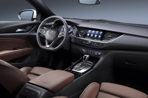 Neue Infotainment-Generation feiert im Opel Insignia Premiere
