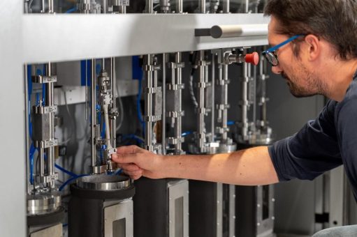 Beschleunigte Vorhersage der Medien-Spannungsrissbeständigkeit von Kunststoffen