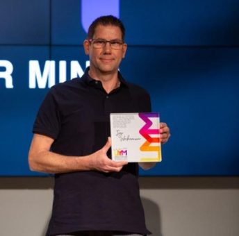 Wahlschweizer gewinnt zum zweiten Mal den Internationalen Speaker Award in Berlin