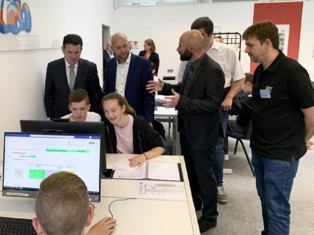 Bundesarbeitsminister Hubertus Heil besuchte das SKZ-Lab in Peine
