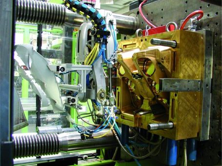 Neuer SKZ-Abschluss zum geprüften Werkzeugmanager: Grundlagen für den Produkterfolg im Spritzguss