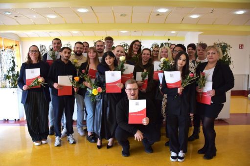 Abschluss am Wicker-Bildungszentrum: 22 neue Krankenpflegehelfer starten ins Berufsleben