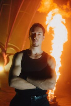 René Casselly zurück in der Manege – Flic Flac begeistert in Duisburg mit spektakulärer Show und musikalischem Finale