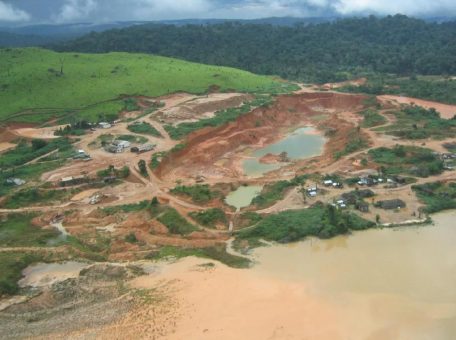 Sensible Rohstoffe – Uran und Antimon