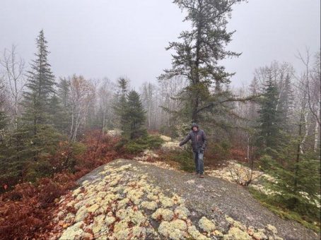 First American Uranium entdeckt während einer Standortbegehung einen neuen Pegmatitaufschluss und bestätigt im Projekt Seigneurie in Quebec prospektive Nb-REE-Entwicklungszüge auf 27 km Länge