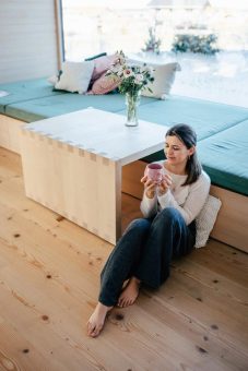 Gesundes Raumklima mit System:  Lehmputz trifft moderne Flächenheizung