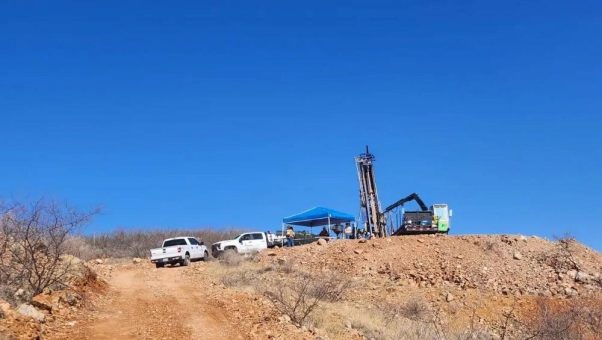 Aztec Minerals meldet hochgradiges Gold und Silber – Tombstone liefert!